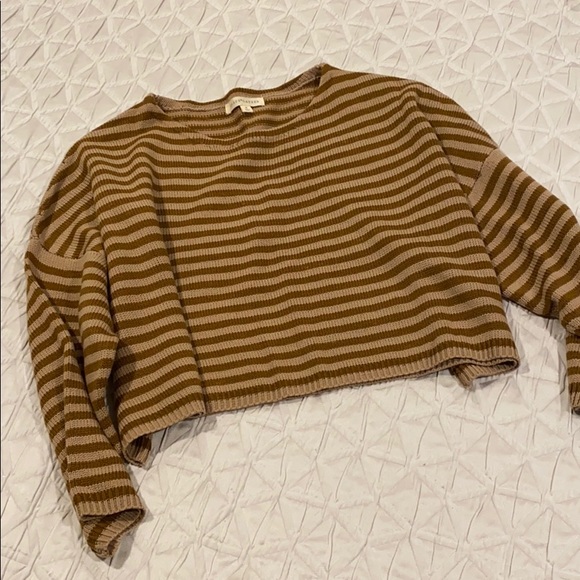 SALE!! Adorable striped crop sweater! - Picture 1 of 3